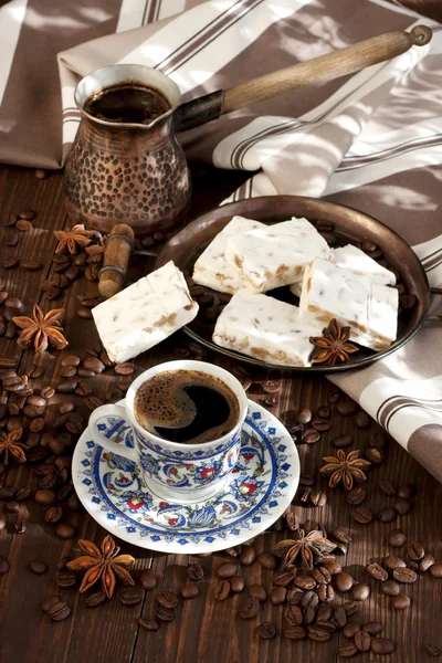 Bodegón con dulces orientales y café — Foto de Stock