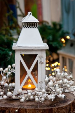 Fener tatil semt pazarı üzerinde yanan