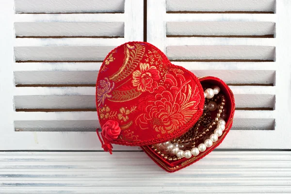 Valentinstag Hintergrund mit Geschenk — Stockfoto