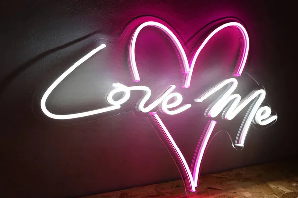 White Pink Neon Heart Inscription Love Trendy Style Wedding Design — Stock Photo, Image