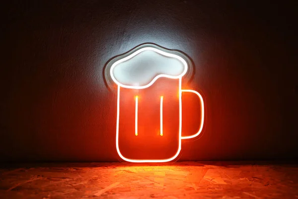 Weißes Und Orangefarbenes Neonfarbenes Glas Bier Trendiger Stil Leuchtschrift Benutzerdefinierte — Stockfoto
