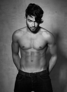 erkek modeli üst çıplak poz