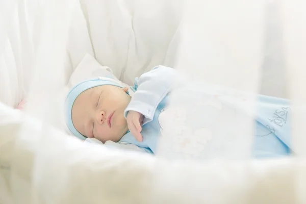 新生男婴 — 图库照片