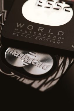 Samara, Rusya Federasyonu-Temmuz 25.2016: Dünya Mastercard Black edition ayrıcalık kredi kartı