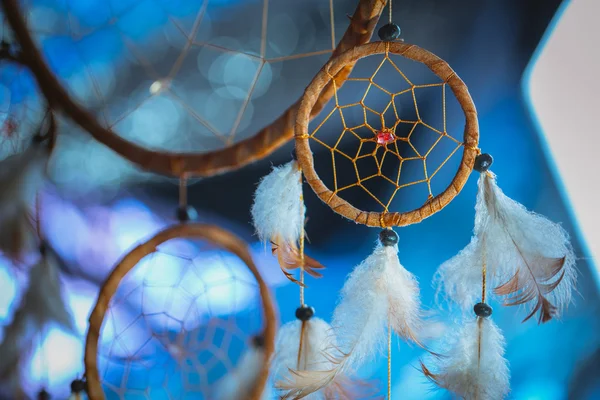 Kar beyaz bulanık karşı Dreamcatcher — Stok fotoğraf