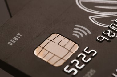 Samara, Rusya Federasyonu-Temmuz 25.2016: Mastercard ayrıcalık kredi kartı çipi işareti temassız ödeme