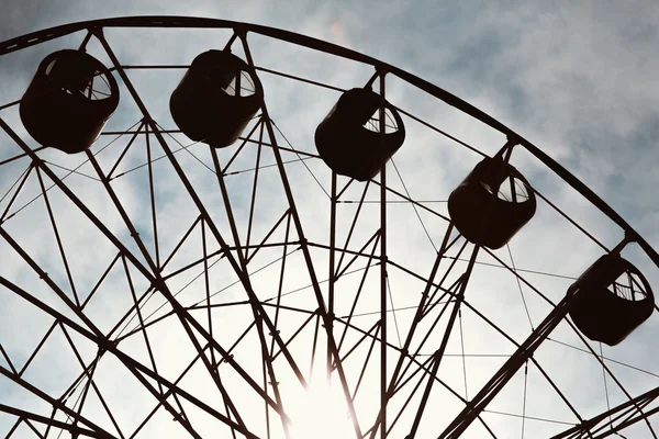 Aged and worn vintage photo of ferris wheel — Stock Photo, Image