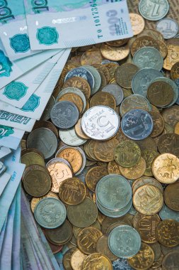 Rus Rublesi faturaları kompozisyon, farklı banknot ve madeni paralar