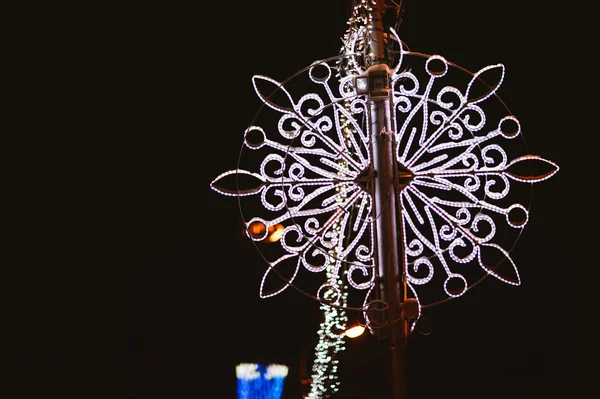 La calle en el mercado de la ciudad decoración de Navidad —  Fotos de Stock