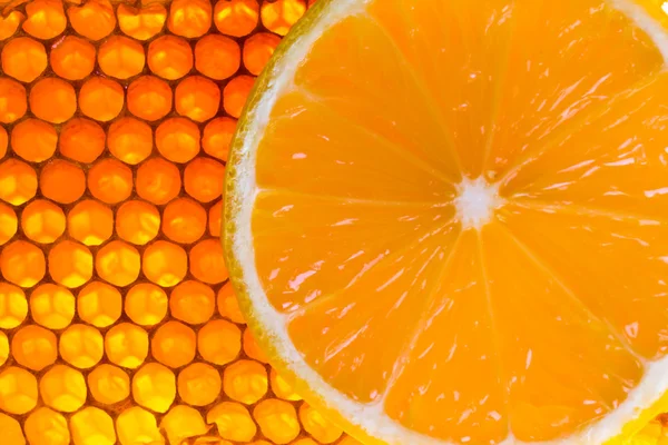Rayon de miel jaune au miel frais et au citron — Photo