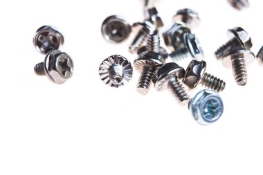 Beyaz arka plan bilgisayar vidalar