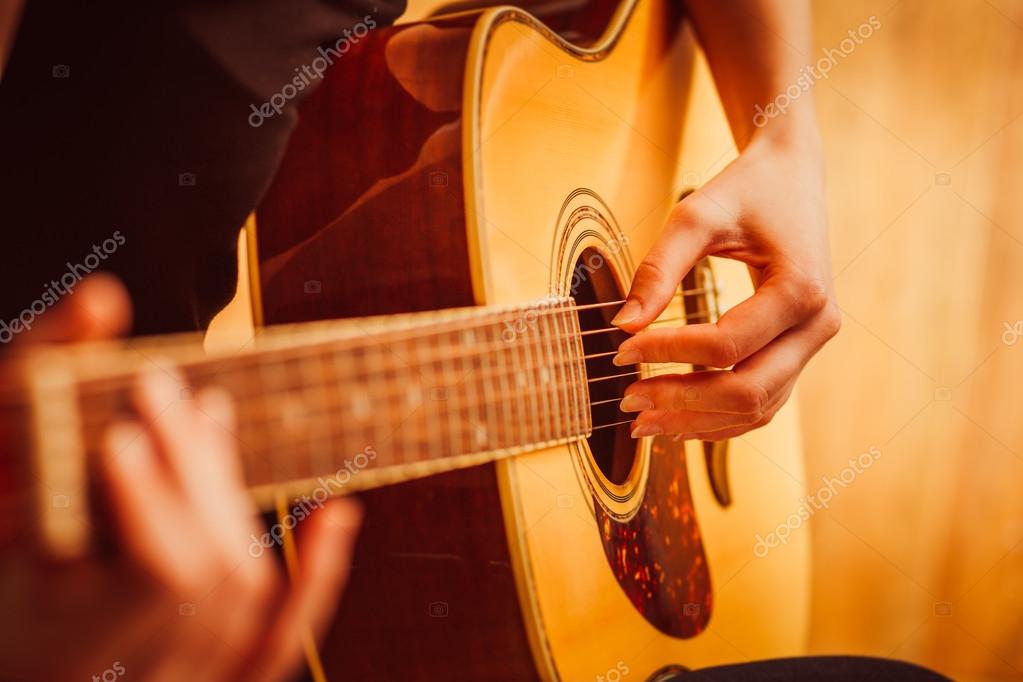 3,799 Hands Playing Guitar Stock Photos, High-Res Pictures, and Images -  Getty Images