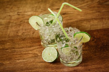 Nane ve limon yaz kokteyl serinletici