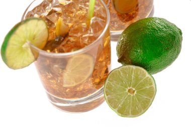 cola içecek ve limon meyve taze taze kokteyl