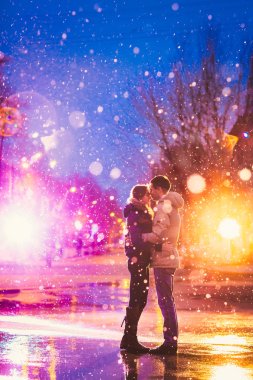 Kar lovers öpücük şehir