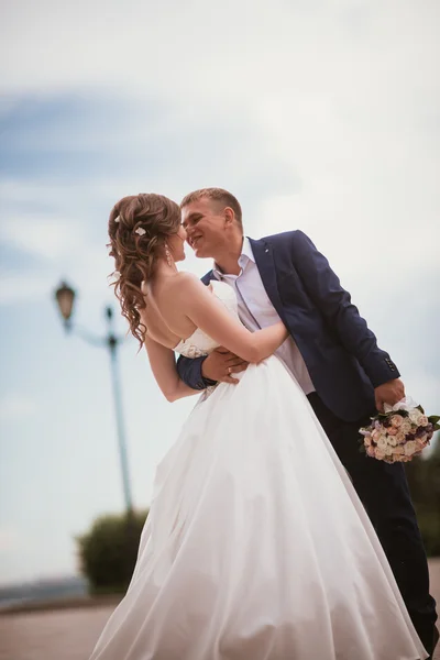 Bride and groom — Stock Photo, Image