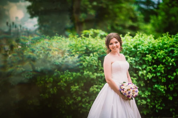 Closeup portrait of beautiful bride - soft focus — Stock Photo, Image