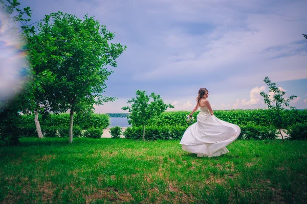 Closeup portrait of beautiful bride - soft focus — Stock Photo, Image