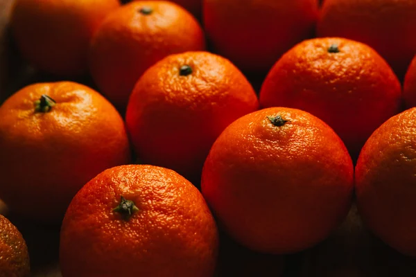 Many beautiful fresh orange tangerines close up — Stock Photo, Image