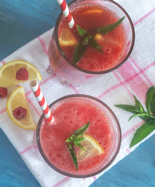 Fresh Watermelon Juice Raspberries Lemon Glass Slices Lemon Raspberry Table — Zdjęcie stockowe