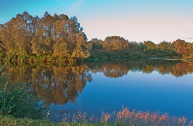 puslu sabah Nehri yakınında.