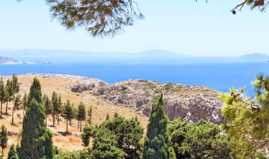 Deniz ve dağ ile sayısı manzara. Gree Girit Adası