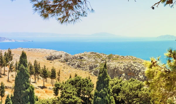 Deniz ve dağ ile sayısı manzara. Gree Girit Adası