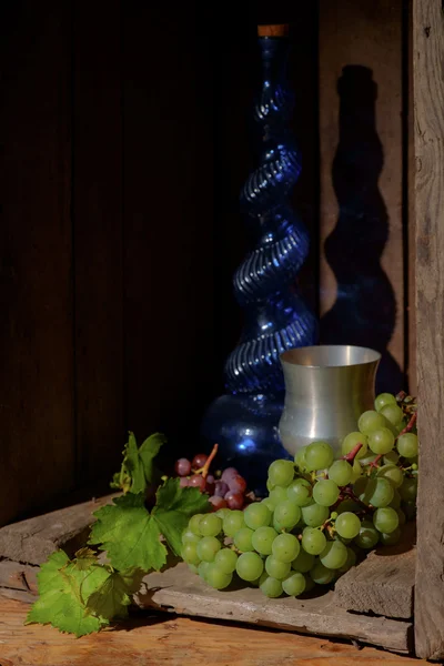 Bodegón con uvas — Foto de Stock