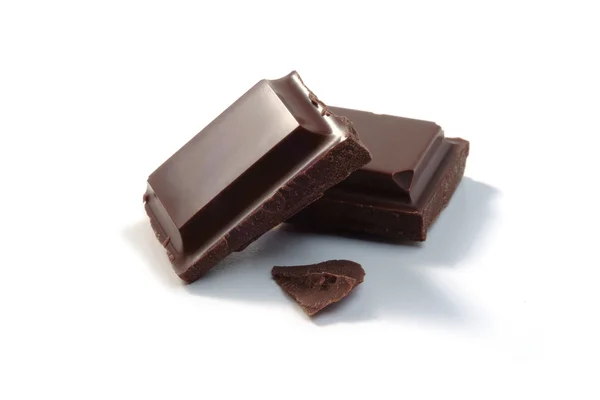 Chocoladestukjes geïsoleerd — Stockfoto