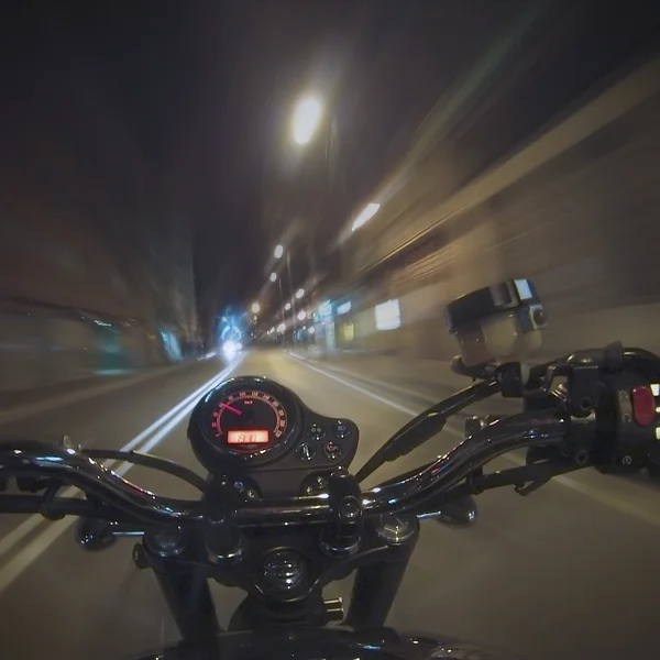 Fahren in der Nacht Stadt — Stockfoto