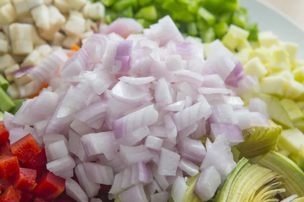 Verduras crudas con dados — Foto de Stock