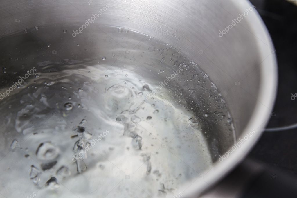 Человек чайник. Тибетский монах. Вода кипящая сток. Заморозка азотом. Человек в кипящей воде.