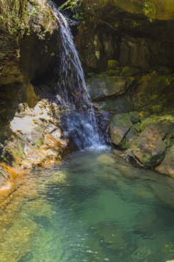 Isalo, Madagascar mavi turkuaz havuz şelale