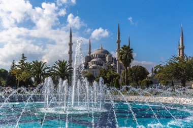 Sultanahmet Camii, Istanbul, Türkiye'de önden görünümü
