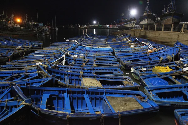 essaouira içinde mavi balıkçı tekneleri