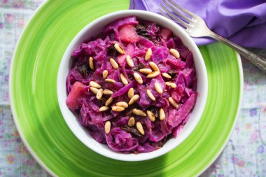 Kırmızı lahana bir kase Komposto