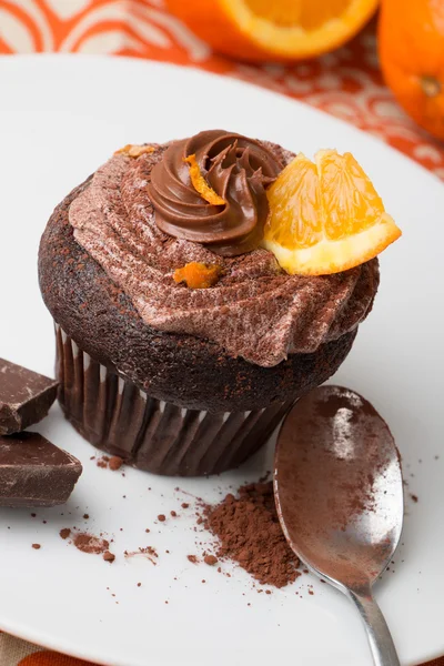 Chocolate e cupcake de laranja — Fotografia de Stock