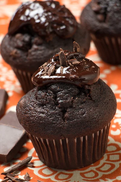 Schokoladenmuffins mit geschmolzener Schokolade — Stockfoto