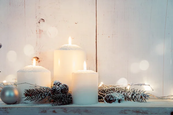 Velas blancas de Navidad — Foto de Stock