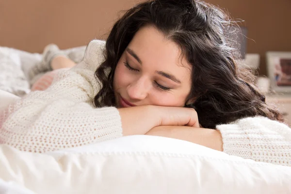 Young woman napping — Stock Photo, Image