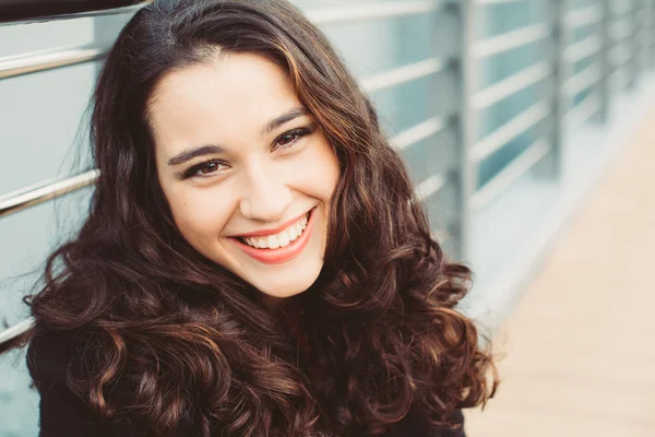 Happy brunette girl — Stock Photo, Image