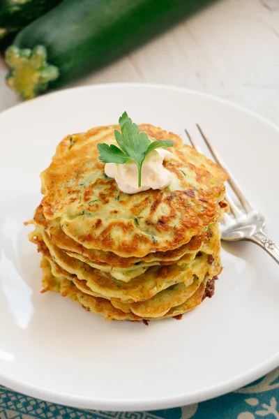 Beignets de courgettes sur tas — Photo