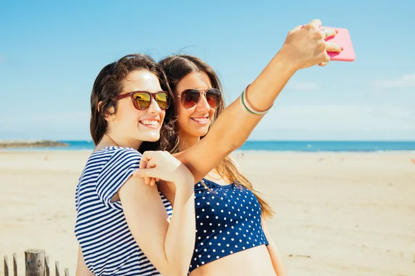 Urlaub am Strand und Selfies — Stockfoto