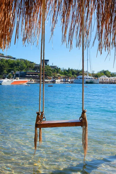 Balançoire Bois Sur Eau Par Mer Endroit Confortable Pour Repos — Photo