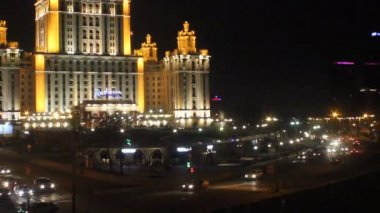 Otelin gece görünümü