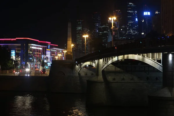 Cidade Moscou 2021 Noite Ponte Borodinsky — Fotografia de Stock