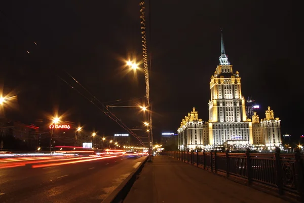 モスクワの建築のスターリン時代のホテル ウクライナ中 — ストック写真