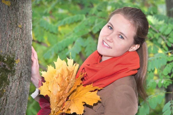 Young girl — Stock Photo, Image