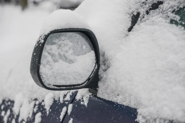 Auto im Winter — Stockfoto
