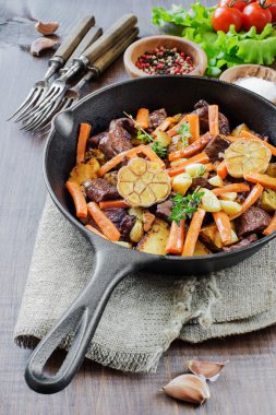 ile sebze kızarmış et